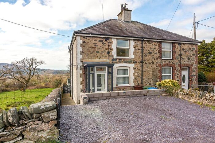 2 Bedroom Semi-Detached House For Sale In Deiniolen, Caernarfon, Gwynedd, LL55