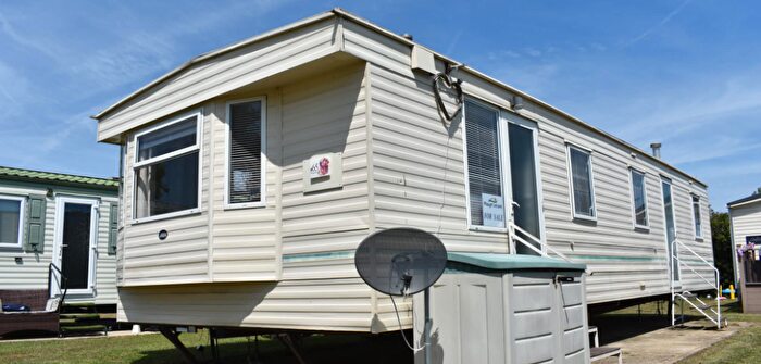 2 Bedroom Mobile/park Home For Sale In Plough Road, Minster On Sea, Sheerness, ME12