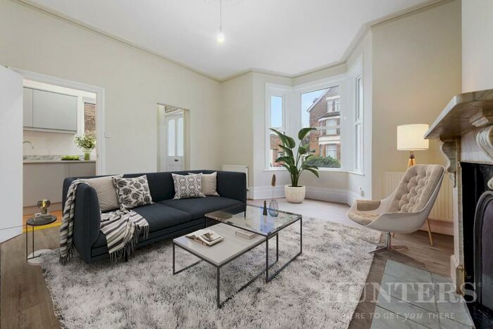 Studio To Rent In St. Pauls Road, London, N17