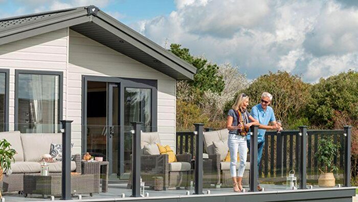 2 Bedroom Park Home For Sale In The Ultimate Home Away From Home On A Stunning Stretch Of The South Coast, SO41