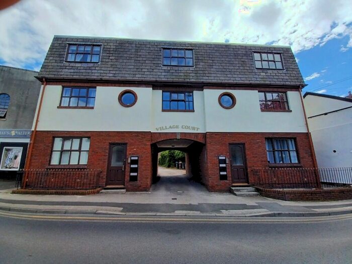 1 Bedroom Flat To Rent In Village Court, Hardhorn Road, Poulton-Le-Fylde, Lancashire, FY6