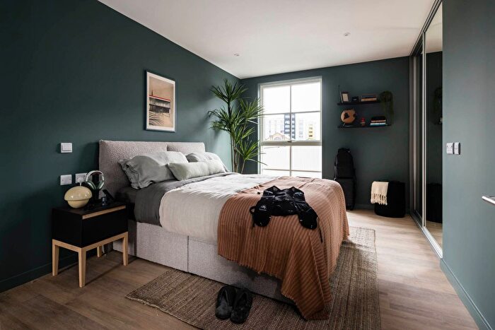 1 Bedroom Flat To Rent In Hayes, UB3