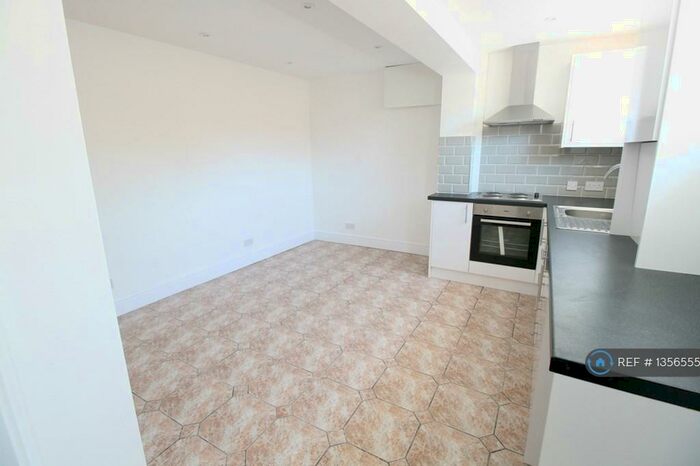 1 Bedroom Semi-Detached House To Rent In Barrack Street, Colchester, CO1