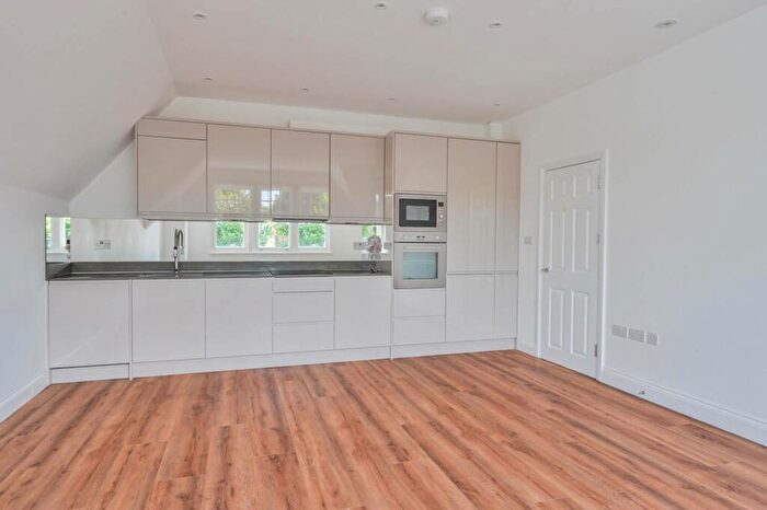 2 Bedroom Flat To Rent In Queens Avenue, Muswell Hill, London, N10