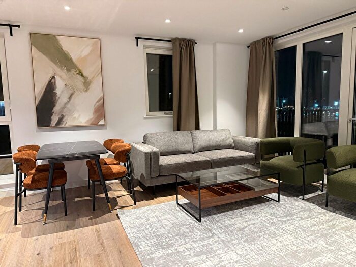 2 Bedroom Flat To Rent In Randolph Road, Southall, UB1