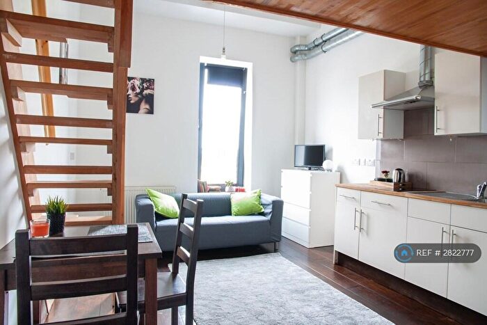 Studio To Rent In Edgware Road, London, NW2