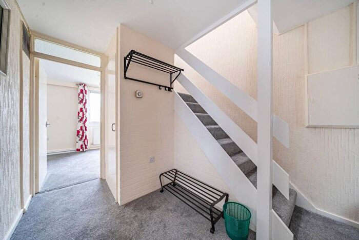 3 Bedroom Flat To Rent In Hazeldene Drive, Pinner, HA5