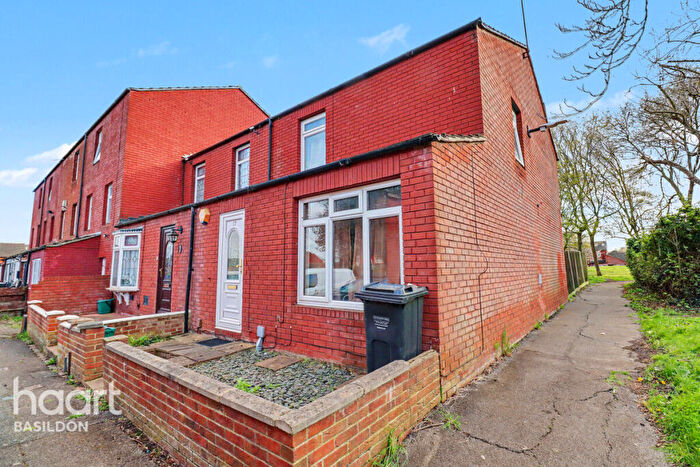 3 Bedroom End Of Terrace House For Sale In Pattocks, Basildon, SS14