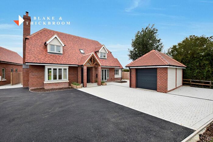 3 Bedroom Chalet For Sale In Frinton Road, Thorpe-le-Soken, CO16