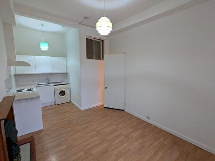 1 Bedroom Flat To Rent In Stewart Terrace, Edinburgh, EH11