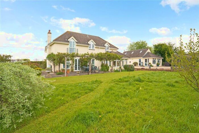 4 Bedroom Detached House For Sale In Wood Street, Clyffe Pypard, Swindon, SN4