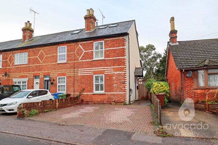 4 Bedroom End Of Terrace House For Sale In Park Road, Farnborough, Hampshire, GU14