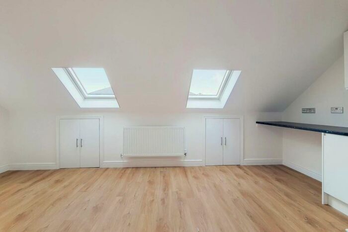 Studio To Rent In Byron Road, Wealdstone, Harrow, HA3