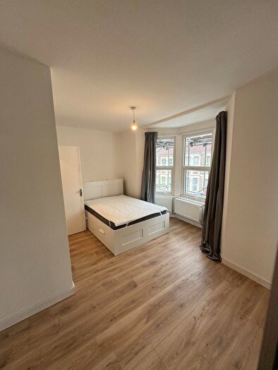 6 Bedroom House To Rent In Cairns' Crescent, Bristol, BS2