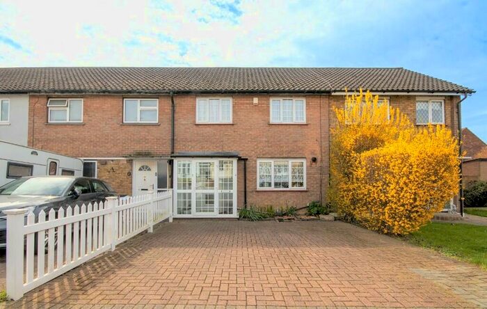 3 Bedroom Terraced House To Rent In Roseberry Gardens, Upminster, Essex, RM14