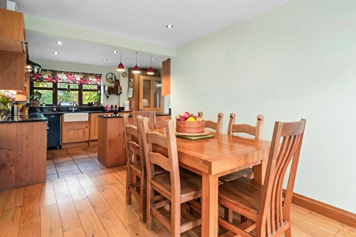 4 Bedroom Detached House For Sale In The Avenue, Bishopton, CV37