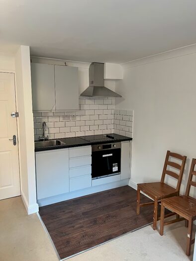 Studio To Rent In Westminster Drive, Palmers Green, London, N13