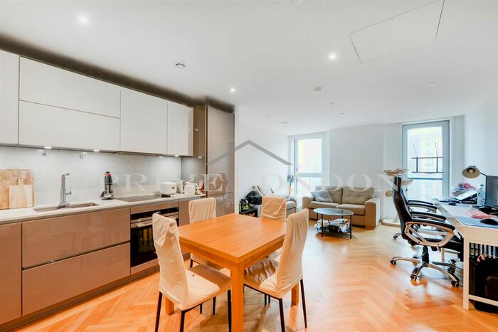 1 Bedroom Flat To Rent In Two Fifty One, Southwark Bridge Road, London, SE1