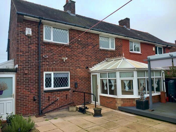 2 Bedroom Detached House To Rent In Ridgeway, Huddersfield, HD5