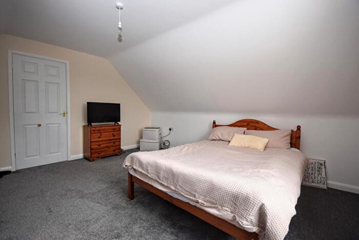 4 Bedroom Detached House For Sale In Warren Road, Saltfleet, LN11