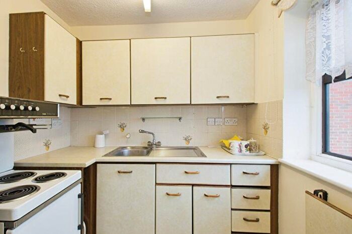 1 Bedroom Flat For Sale In Beech Haven Court, Crayford, DA1