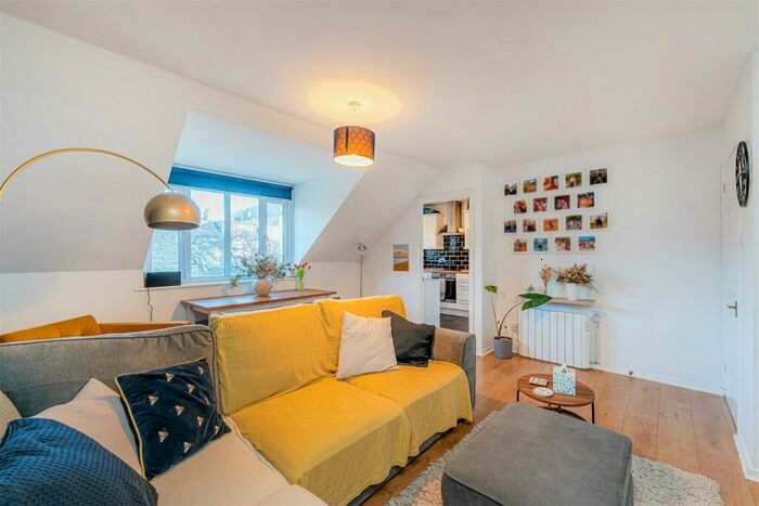 2 Bedroom Flat To Rent In Gillards Mews, London, E17