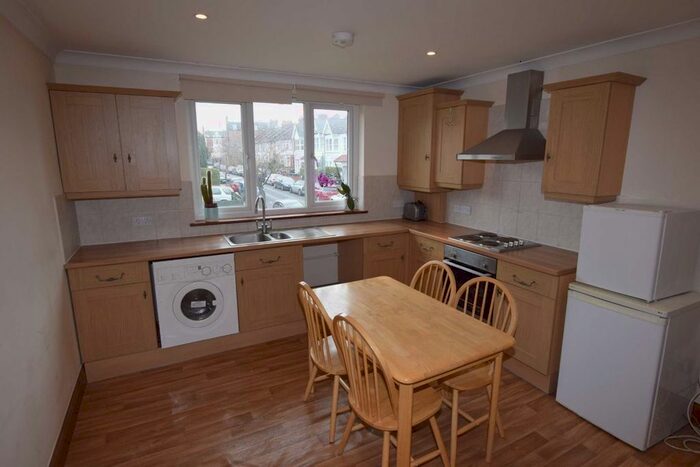 2 Bedroom Flat To Rent In Grove Avenue, Finchley, London N3