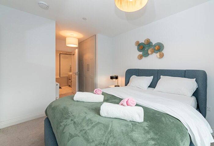 1 Bedroom Flat To Rent In Joseph Huntley Walk, Reading, RG1