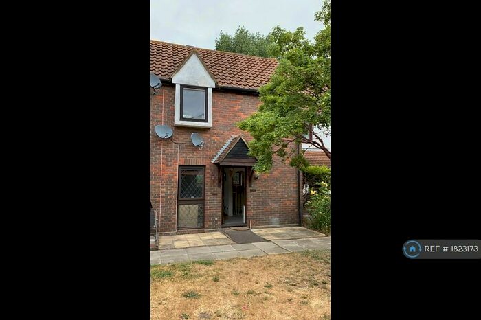 1 Bedroom Terraced House To Rent In Abbey Gardens, London, SE16