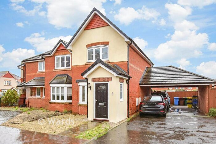 2 Bedroom End Of Terrace House For Sale In Crocus Avenue, Minster-On-Sea, Sheerness, Kent, ME12