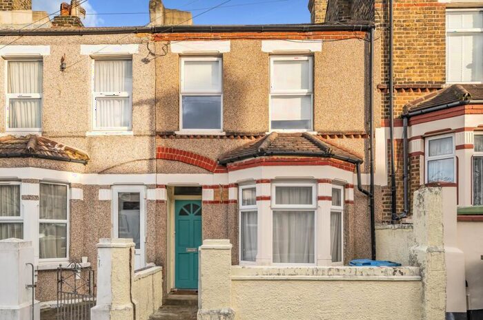 3 Bedroom Terraced House To Rent In Coxwell Road London, SE18
