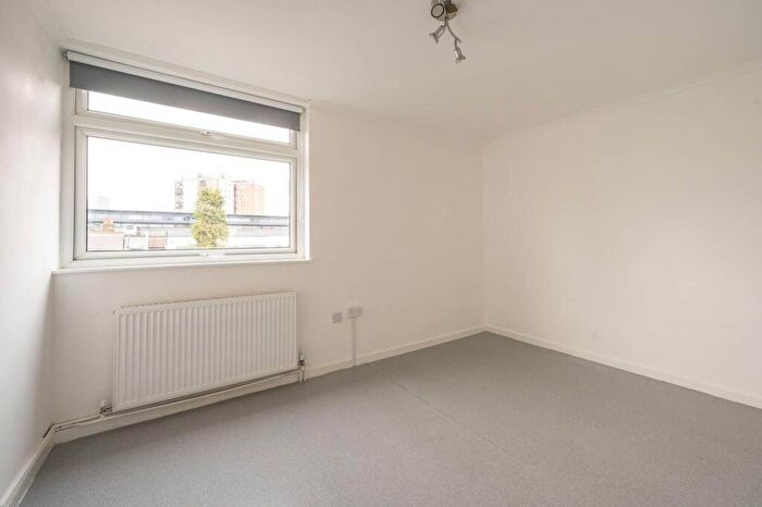 4 Bedroom Terraced House To Rent In The Common, Stratford, London, E15