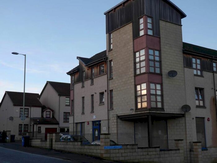 3 Bedroom Flat To Rent In Blackness Road, Dundee, DD1