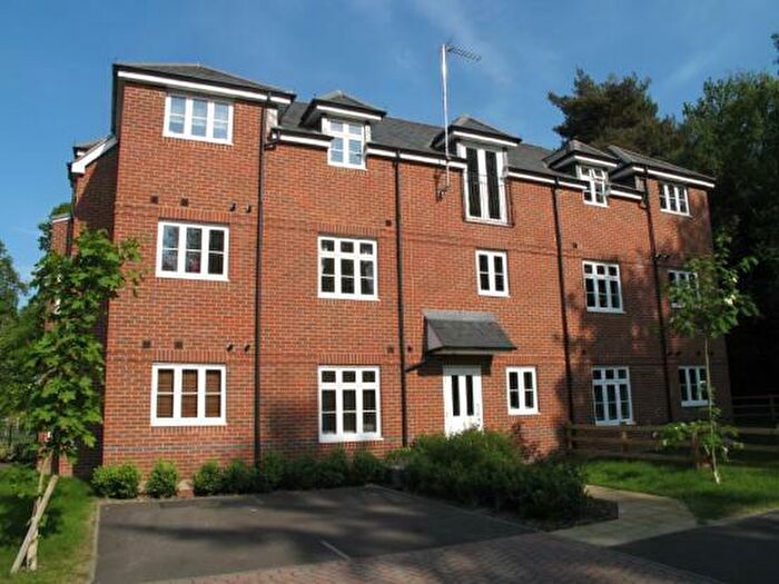 2 Bedroom Apartment To Rent In Rowlock Gardens, Hermitage, RG18