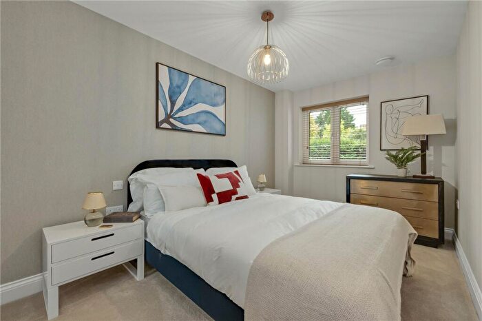 2 Bedroom Apartment For Sale In The Residence, Brooklands Road, Weybridge, KT13