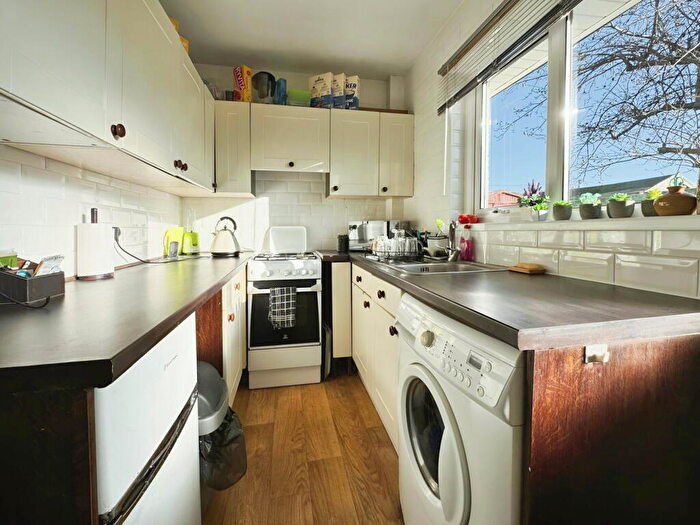 2 Bedroom Detached Bungalow For Sale In Westbourne Avenue, Holbury, Southampton, SO45