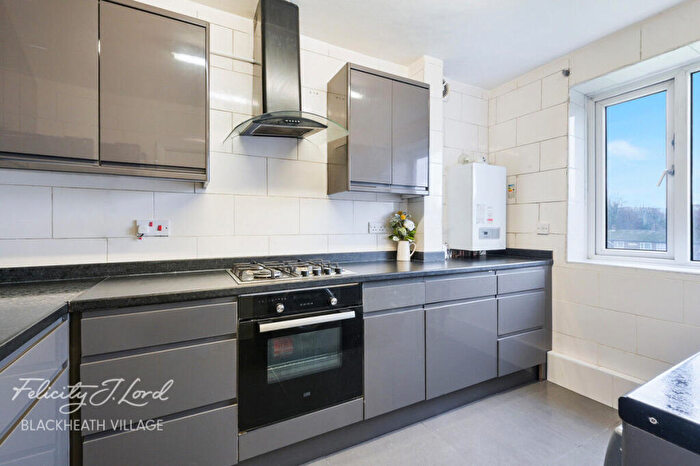 2 Bedroom Apartment For Sale In Casterbridge Road, London, SE3