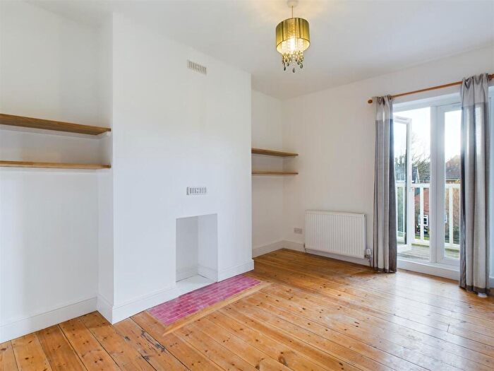 1 Bedroom Flat To Rent In Davigdor Road, BN3