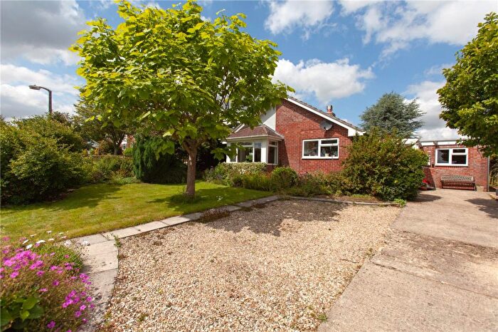 4 Bedroom Bungalow To Rent In Astley Close, Pewsey, Wiltshire, SN9