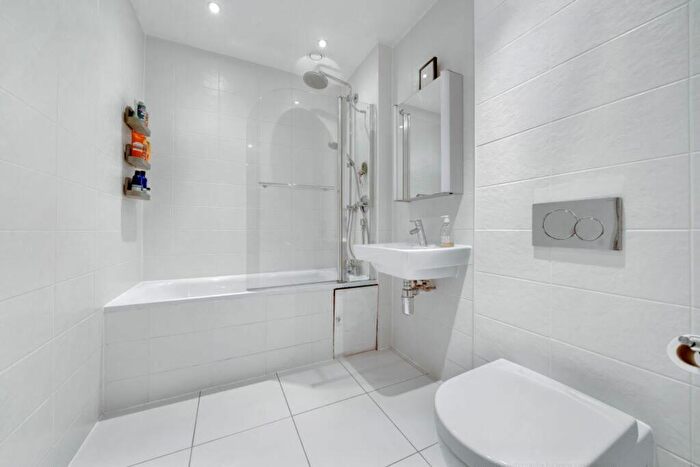 1 Bedroom Flat For Sale In Barry Blandford Way, Hoey Court, E3