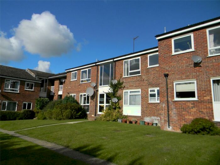 2 Bedroom Apartment To Rent In Chiltern Park Avenue, Berkhamsted, Hertfordshire, HP4