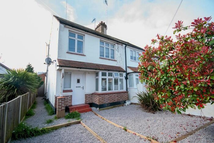 4 Bedroom Semi-Detached House To Rent In Rayleigh Road, Leigh-on-Sea, SS9