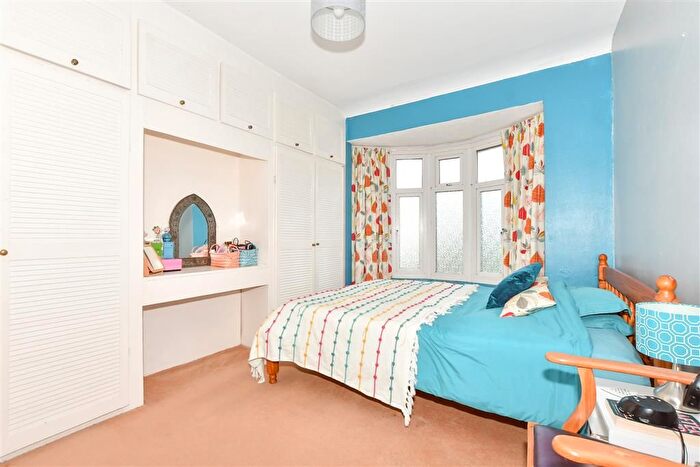 3 Bedroom Terraced House For Sale In Dymchurch Road, Hythe, Kent, CT21