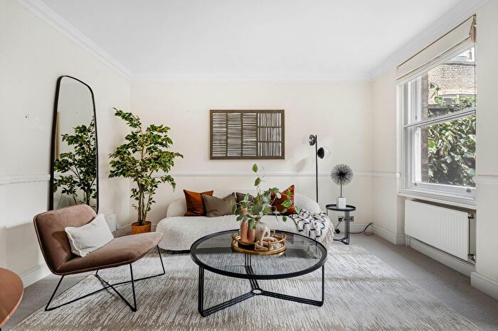 1 Bedroom Flat For Sale In Lees Place, London, W1K