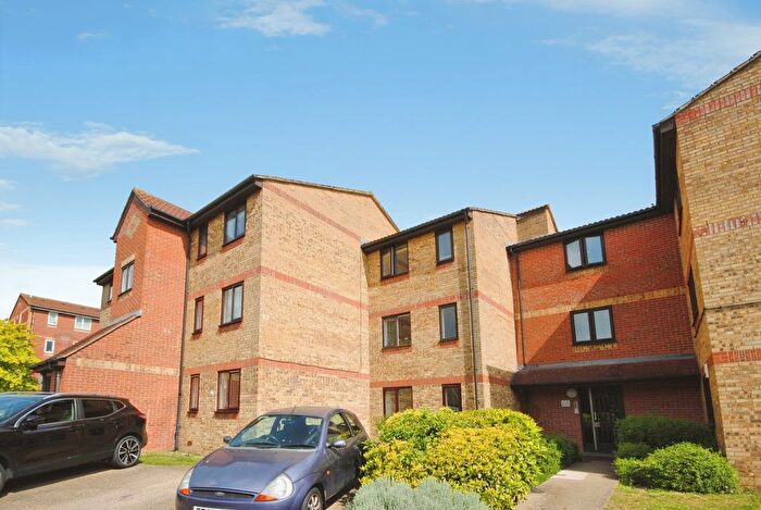 1 Bedroom Flat For Sale In Himalayan Way, Watford, WD18