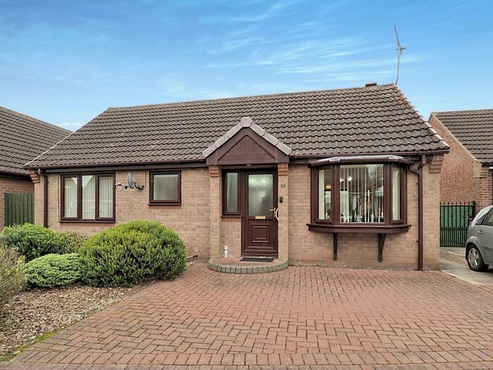 2 Bedroom Bungalow For Sale In Hayfield Close, Haxey, Doncaster, Lincolnshire, DN9