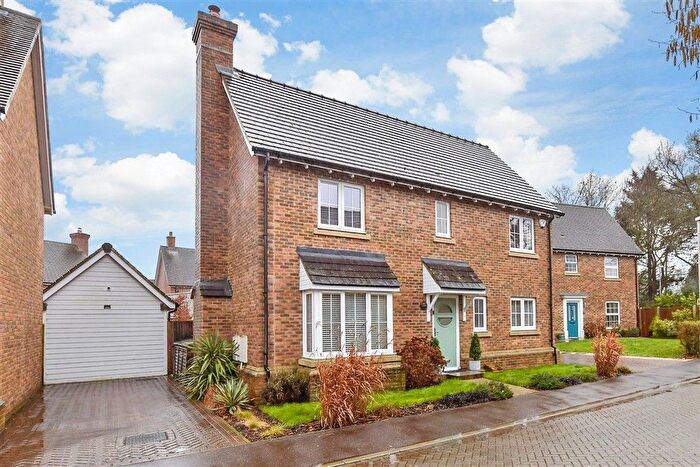 4 Bedroom Detached House For Sale In Butler Close, Harrietsham, Maidstone, Kent, ME17