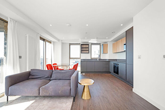 2 Bedroom Flat For Sale In Western Gateway, London, E16