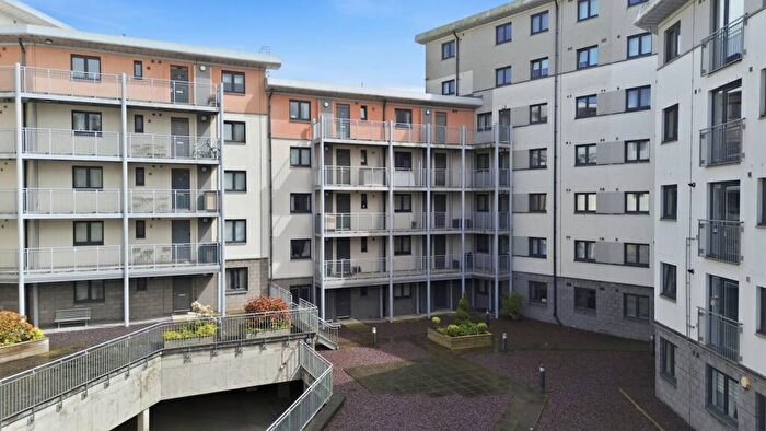 2 Bedroom Flat For Sale In Flat, Lochend Park View, Edinburgh, EH7