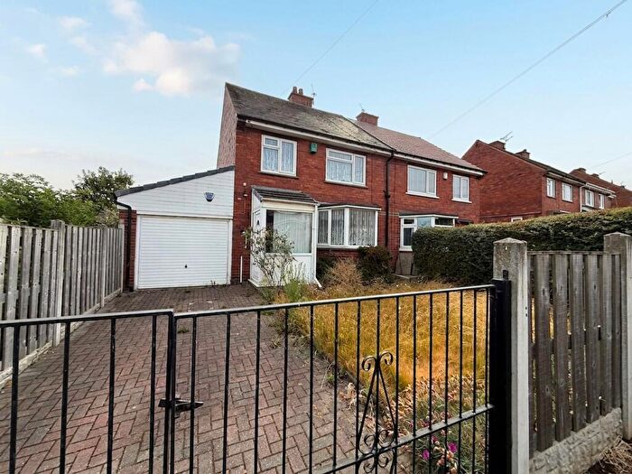 3 Bedroom Semi-Detached House For Sale In Hounsfield Crescent, East Herringthorpe, S65